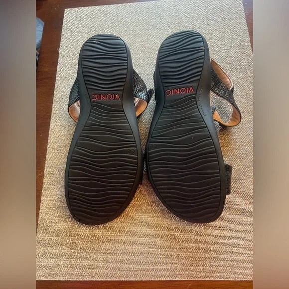 Vionic Sandals.‎ - Picture 2 of 3